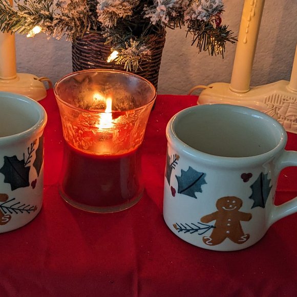 2 Vtg. 1982 Ceramic Gingerbread Man Mugs/Matching Hand Towel Hot Chocolate - Picture 2 of 13